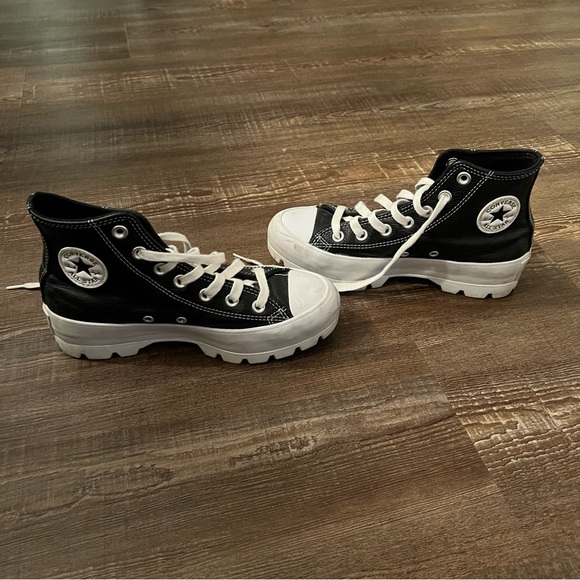 Chuck Taylor All Star Lugged Leather Sneakers - Picture 2 of 5